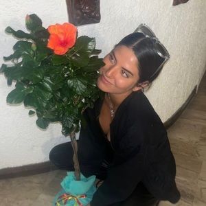 Meet your Posher, Alexia